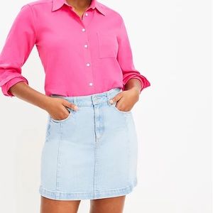 NWOT LOFT Light Indigo wash JEAN SKIRT W/ POCKETS Size 4